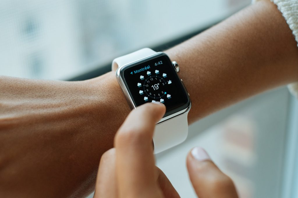 How to reset apple watch on sale if screen is broken